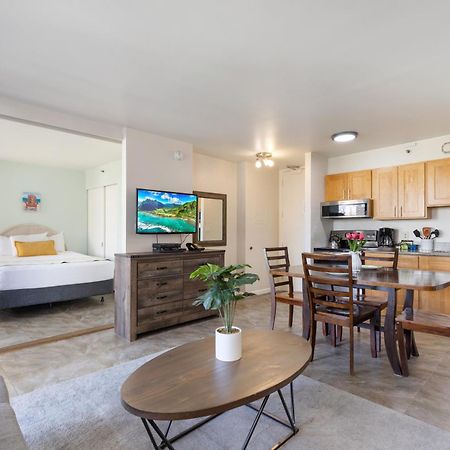 Light & Airy 8Th Floor Ocean View Condo With Lanai Condo Honolulu Kültér fotó