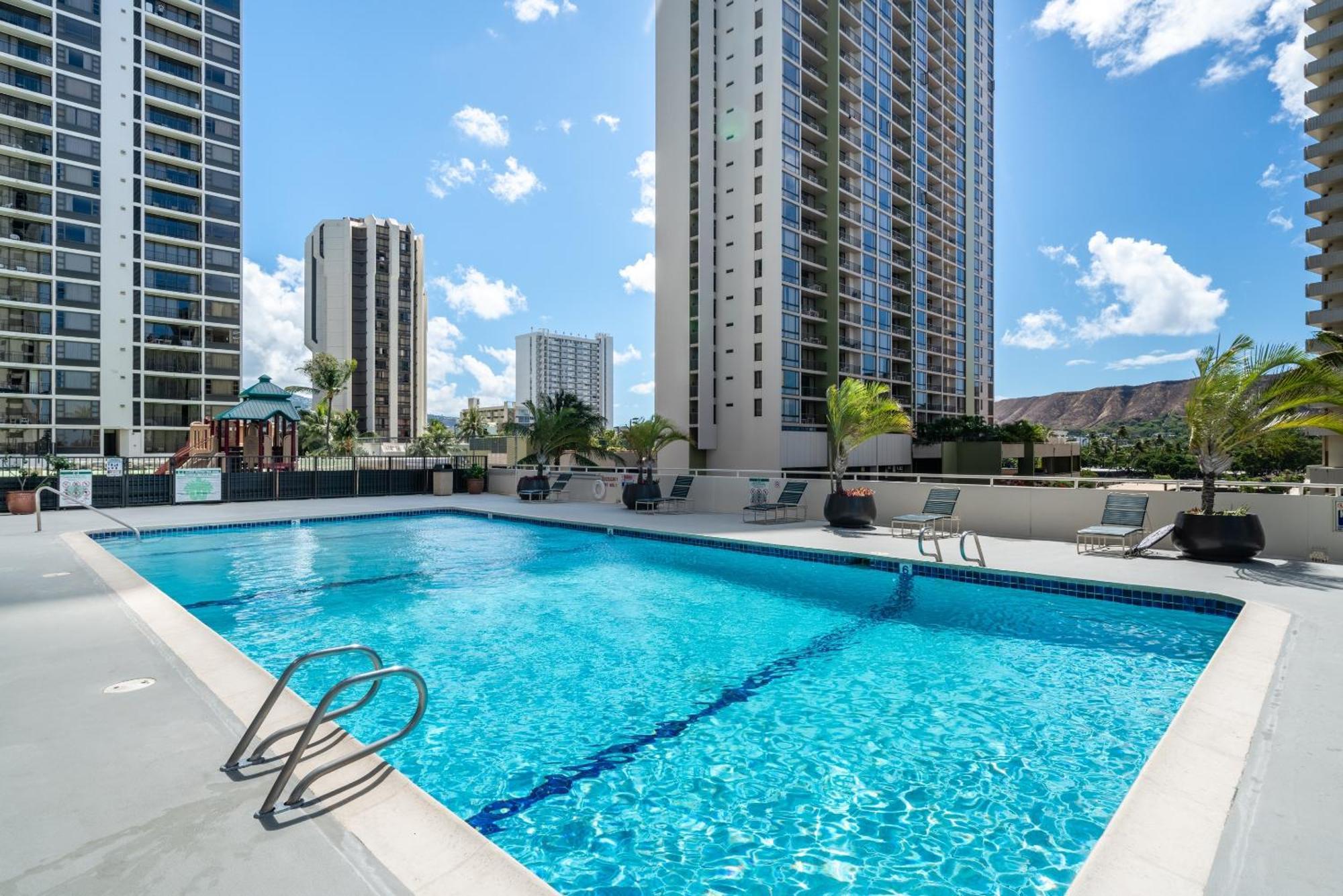 Light & Airy 8Th Floor Ocean View Condo With Lanai Condo Honolulu Kültér fotó