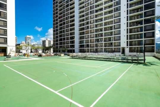 Light & Airy 8Th Floor Ocean View Condo With Lanai Condo Honolulu Kültér fotó